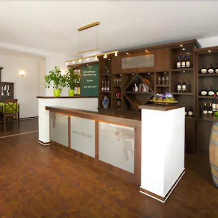 Wein-traeume Отель 3*